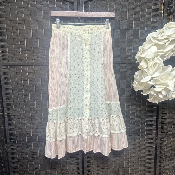 VINTAGE Dresses & Skirts - Vintage A-Line Button Up Pink and striped Floral Print Skirt by Chequers Size 7/